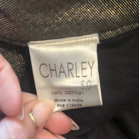 Charley 5.0 Boutique Metallic Gold and Black Women's Shorts- Size 25 - Picture 3 of 4